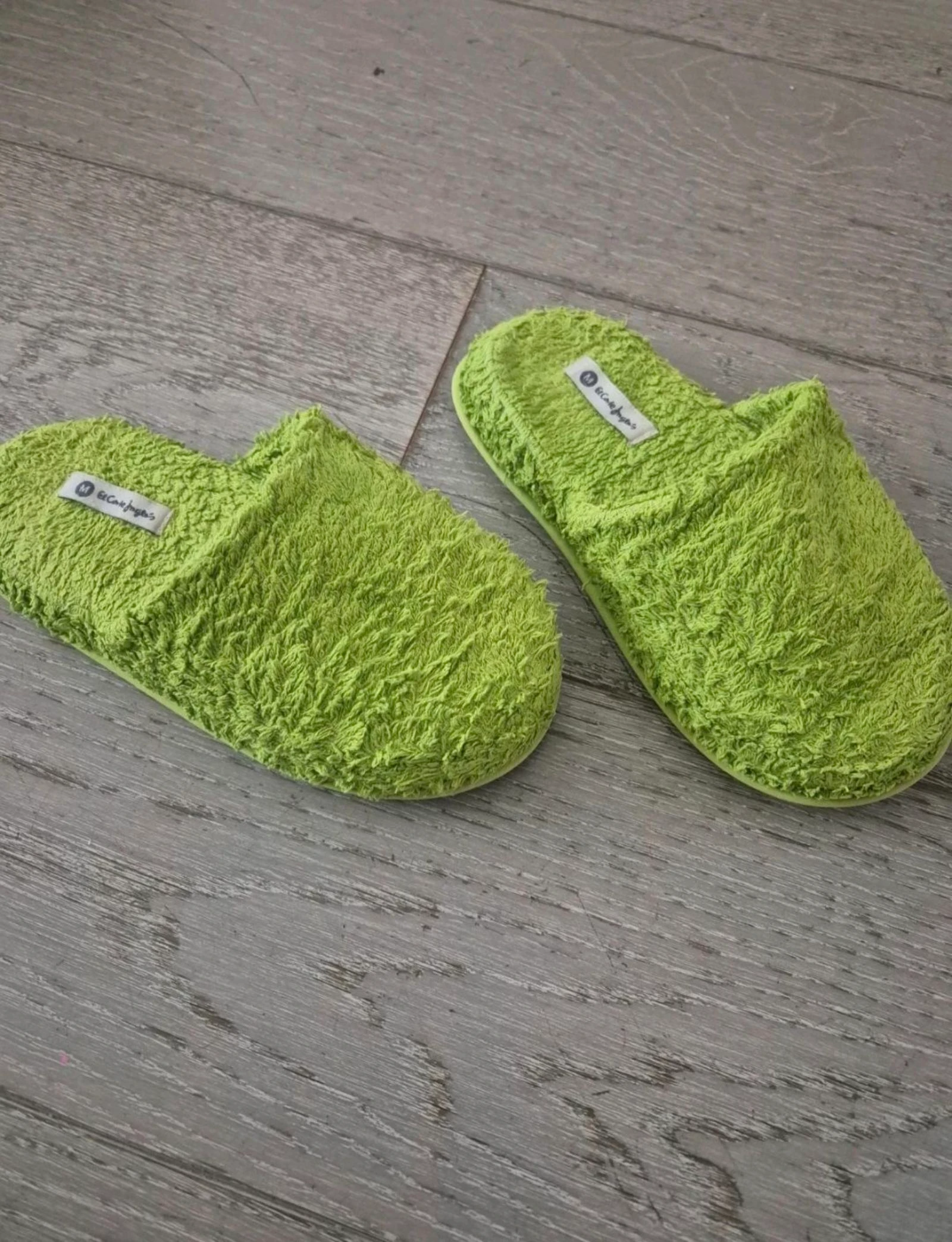 Zapatillas toalla verde. Unisex. El Corte Inglés. Talla M